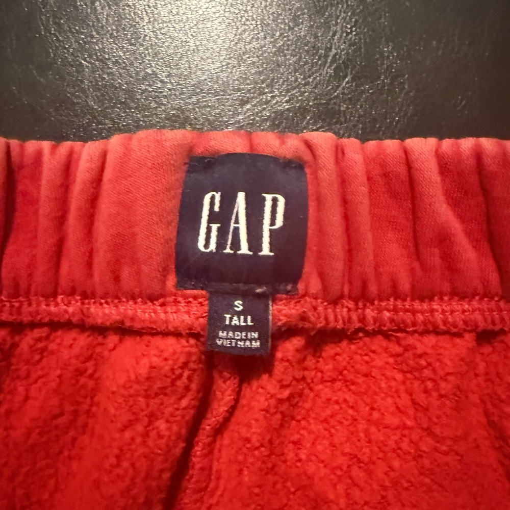 GAP Red set - Picture 4 of 10